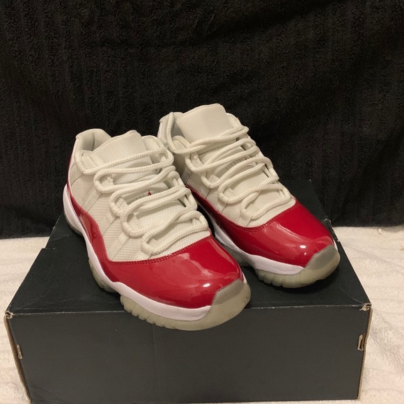 Cherry 11 lows size 9.5 og box - Picture 2 of 5
